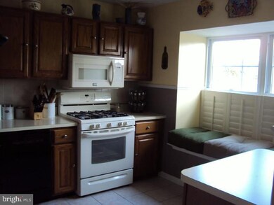 2116 Yorktown S, Norristown, PA 19403 - photo 3