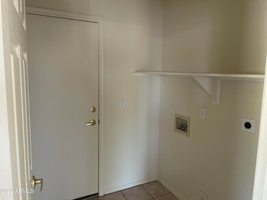 855 W Caroline Ln, Chandler, AZ 85225 - photo 7