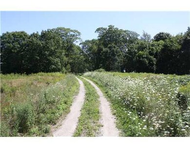 Land/Lot. Private country lane entry.