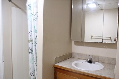 125 Auburn St, Cranston, RI 02910 - photo 6