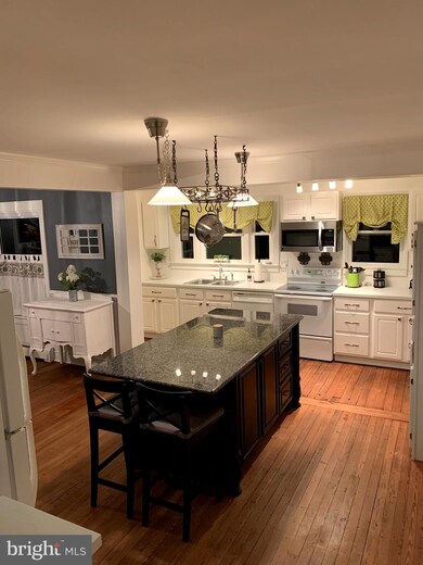 1517 Butter Ln, Reading, PA 19606 - photo 5