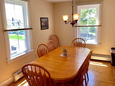 8 Third Street Eastport dining toward co