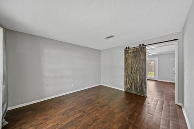 1101 Southbend Dr, Alvin, TX 77511 - photo 7