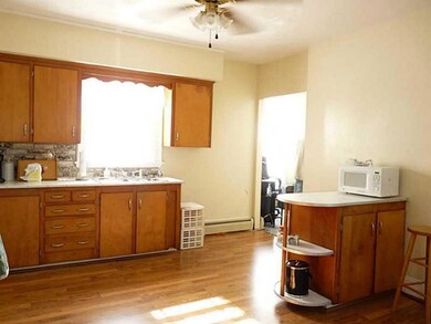 Kitchen. Unit 2