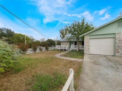 2017 Greenbrook Pkwy unit B, Austin, TX 78723 - photo 2