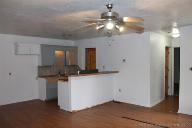 730 7th St, Stuart, OK 74570 - photo 6