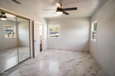 06-Primary Suite to Bathroom (3)