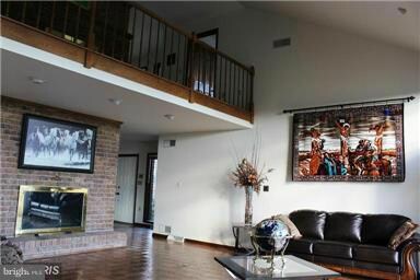 429 Lindman Dr, Chambersburg, PA 17202 - photo 7