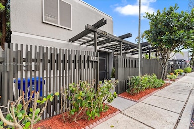 1523 NW 113th Way, Pembroke Pines, FL 33026 - photo 2