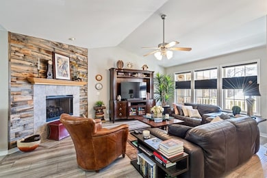 21 Ridgewell Ln, Bella Vista, AR 72715 - photo 3