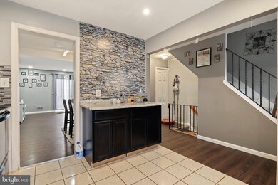 16712 Georgetown Rd, Woodbridge, VA 22191 - photo 3