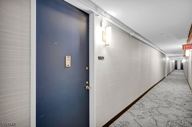 300 Winston Dr unit 1601, Cliffside Park, NJ 07010 - photo 5