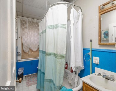 22 Laurel St, Woodbury, NJ 08096 - photo 5