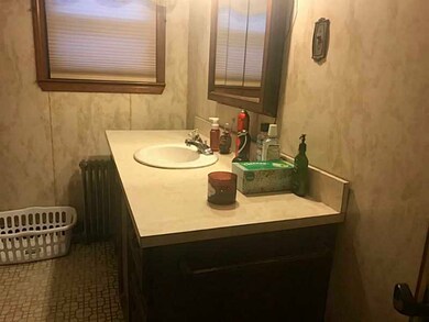 8 Aberdeen St, West Warwick, RI 02893 - photo 6