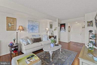 Chelsea Towers unit 615, Bethesda, MD 20817 - photo 5