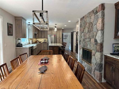 8015 Mulberry Ln, Charlevoix, MI 49720 - photo 7