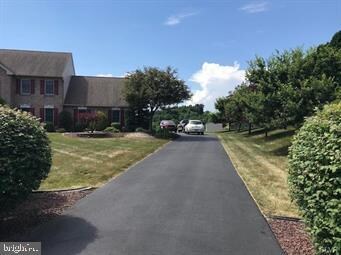 3545 Jonathan Ct, Orefield, PA 18069 - photo 2