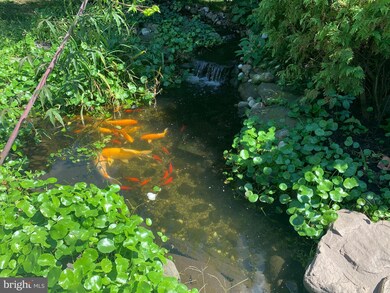 42 Rustleaf Ln, Levittown, PA 19055 - photo 6