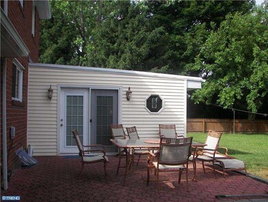 712 Lincoln Dr, Brookhaven, PA 19015 - photo 2