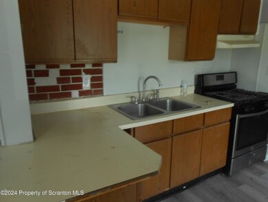 716-718 Landis St unit First Floor Right, Scranton, PA 18504 - photo 2