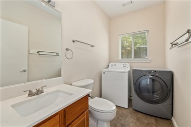 322 E Huntsville Rd unit A, Fayetteville, AR 72701 - photo 6