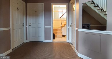 12929 Grays Pointe Rd unit B, Fairfax, VA 22033 - photo 2