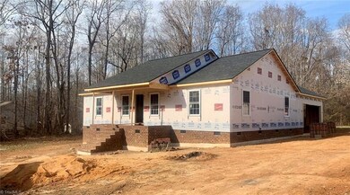 5037 Reed Creek Ct, Ramseur, NC 27316 - photo 2