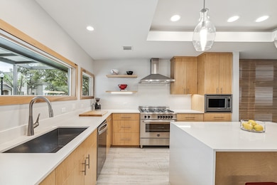 8602 Merlin Dr, Houston, TX 77055 - photo 3