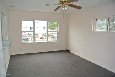 400 Lincoln St, Taylor, PA 18517 - photo 2