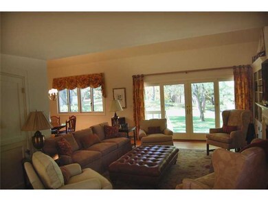 11 E Lyon Farm Dr unit 11, Greenwich, CT 06831 - photo 5