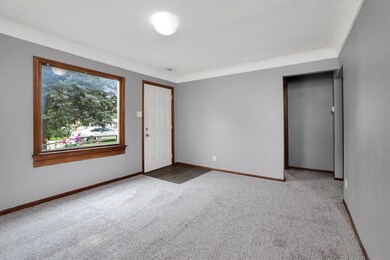 4518 NE 26th St, Des Moines, IA 50317 - photo 3