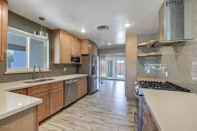 603 E Solana Dr, Tempe, AZ 85281 - photo 3