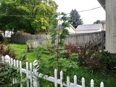 2435 E 33rd St, Lorain, OH 44055 - photo 4