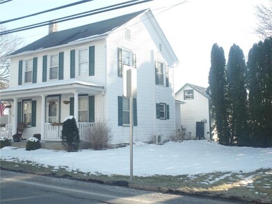 609 Monocacy Dr, Bath, PA 18014 - photo 2