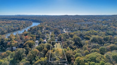 1096 Fernbank Dr, Nashville, TN 37115 - photo 2