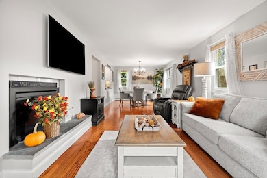 12 Dixfield Rd, Worcester, MA 01606 - photo 4