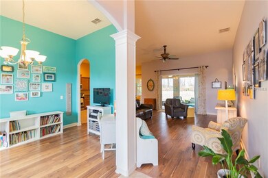 view from the entryway.. to the left you have the 