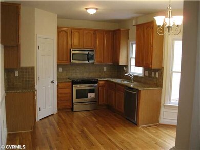 Kitchen - Kitchen with granite and ceramic backspl