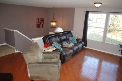 1042 Reserve Dr unit 1042, Elgin, IL 60124 - photo 3