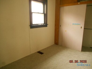 5242 Cowan St, Toledo, OH 43613 - photo 7