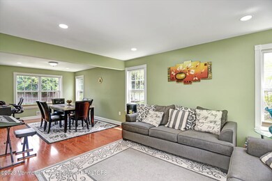 12 Labrador Dr, Kendall Park, NJ 08824 - photo 4