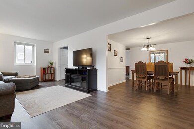 9501 Barcellona Ct, Fairfax, VA 22031 - photo 7