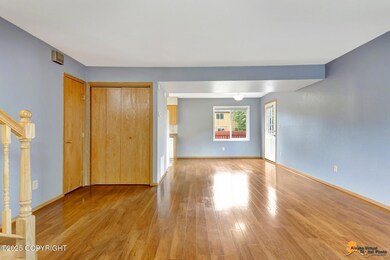 Living Room/Dining Area