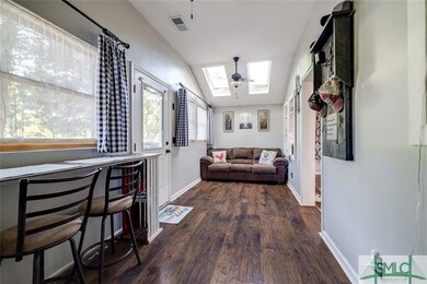 Front porch/flex room