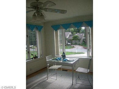 Kitchen - Eat-in