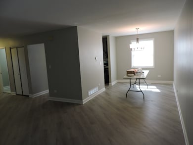 407 Beechwood Dr, Westmont, IL 60559 - photo 3