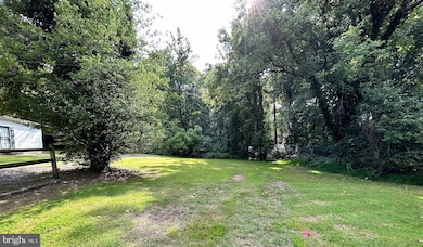 12301 Daisy Ln, Glenn Dale, MD 20769 - photo 5