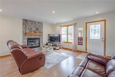 770 Hollywood Ave, Sheffield Lake, OH 44054 - photo 5