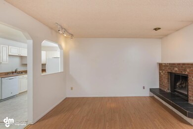 4347 Living Room-