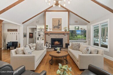 Open & Inviting Great Room